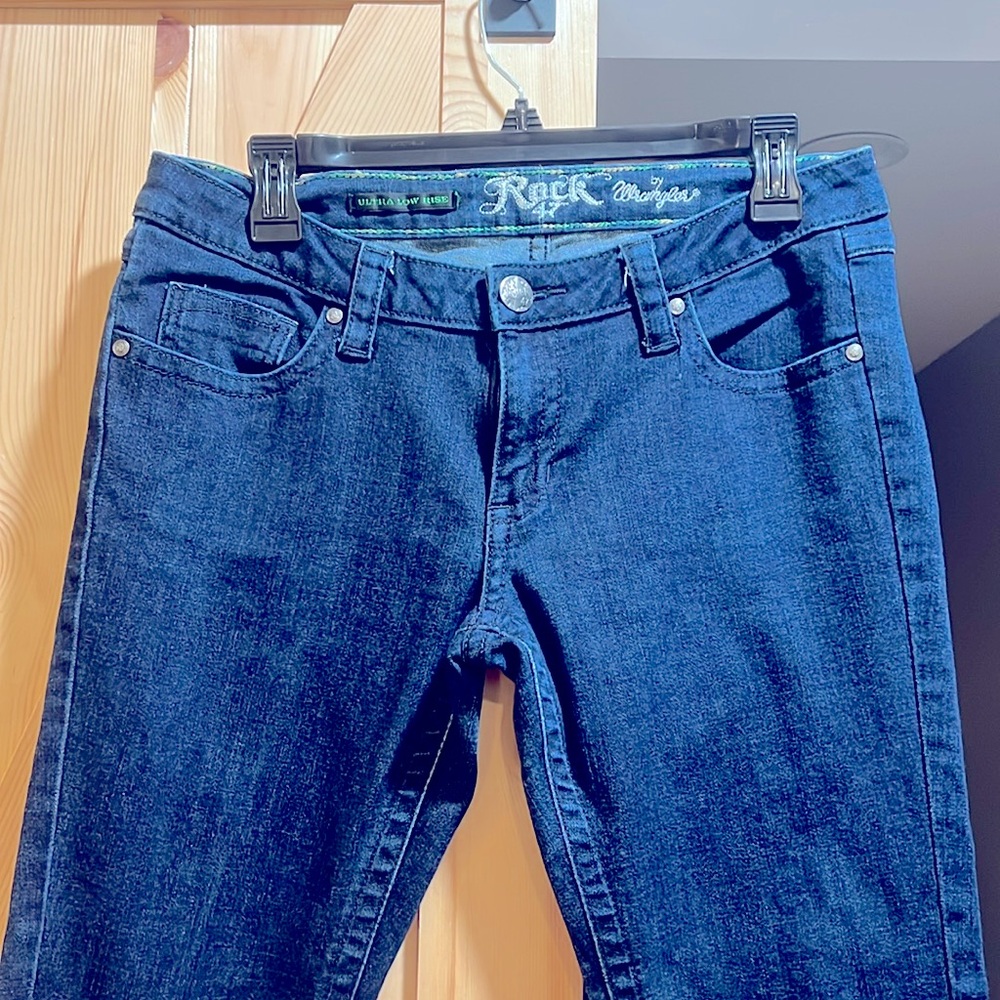 Wrangler rock 47 jeans size 28 x 31 ladies straight leg